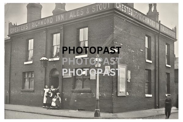 Old postcard image of The Richmond Inn Public House, Richmond Street, Ardwick, Manchester
